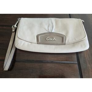 Large Coach Cream Leather Wallet Purse Wristlet